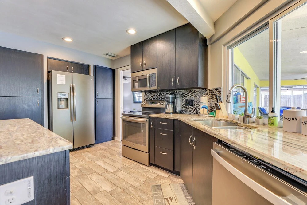 Sarasota Home w/ Heated Pool: 3 Mi to Airport!