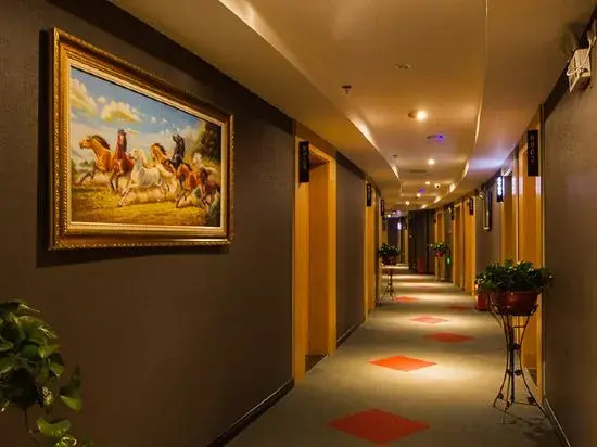 Thank Inn Chain Hotel (Zhengzhou Zhongyuan Futa Metro Station)