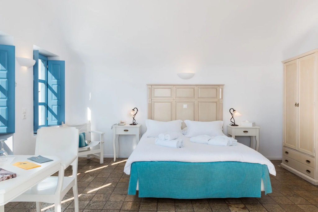Pantelia Suites