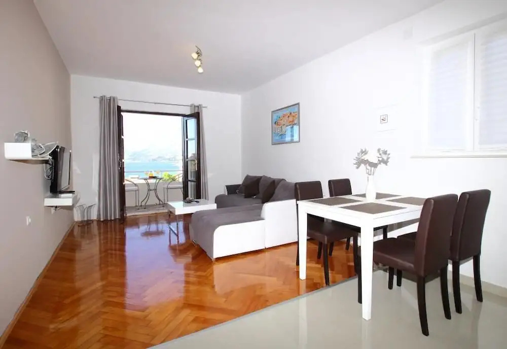 Apartments Dubreta