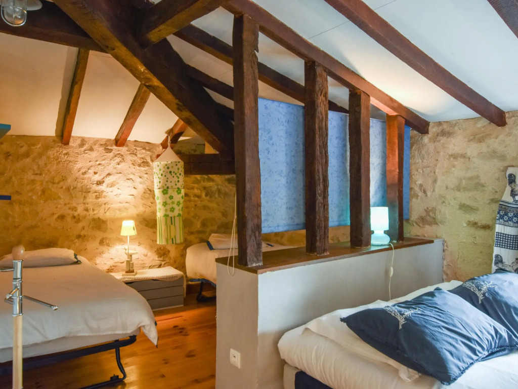 Cottage in Aquitaine with Bubble Bath