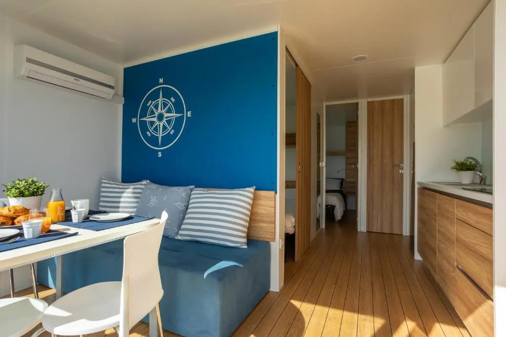 AQUA RESORT GIULIANOVA - Houseboat Experience