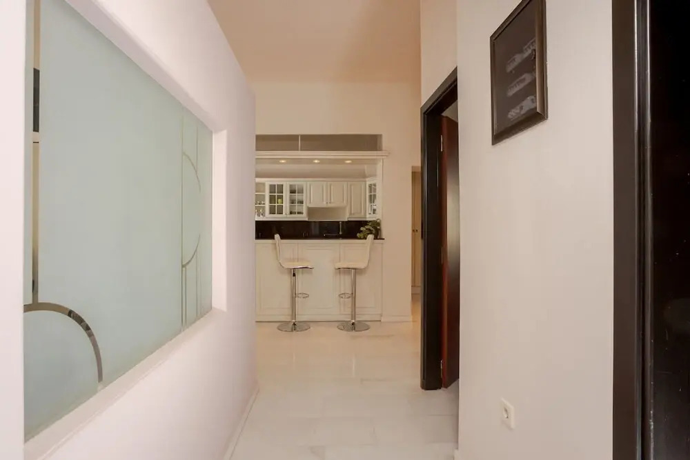 The White Marble Luxury City Apt