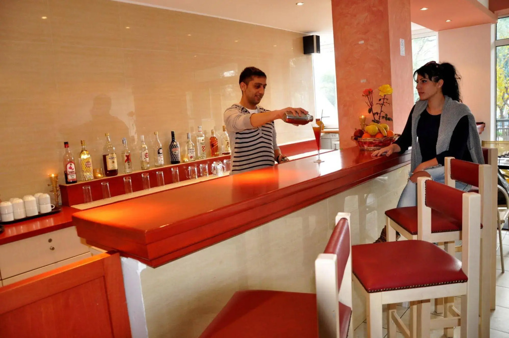 Haris Apartments