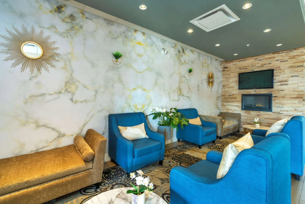 Comfort Inn & Suites Surrey