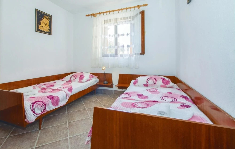 Beautiful Home in Pucisca With 3 Bedrooms, Wifi and Outdoor Swimming Pool