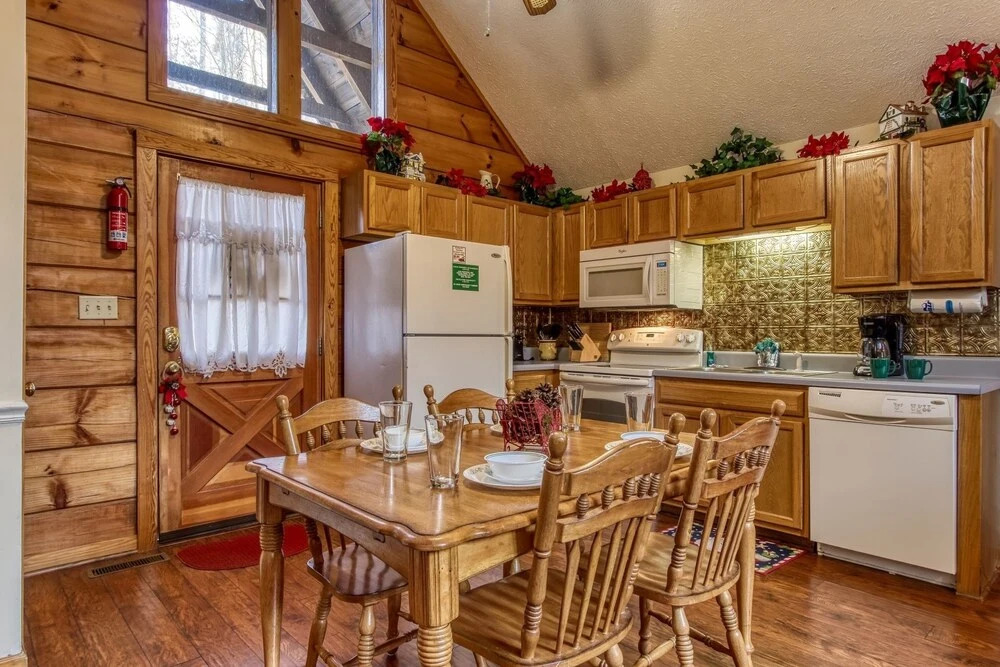 ER46 - Cherith Brook - Great location, Just across from swimming pool! cabin