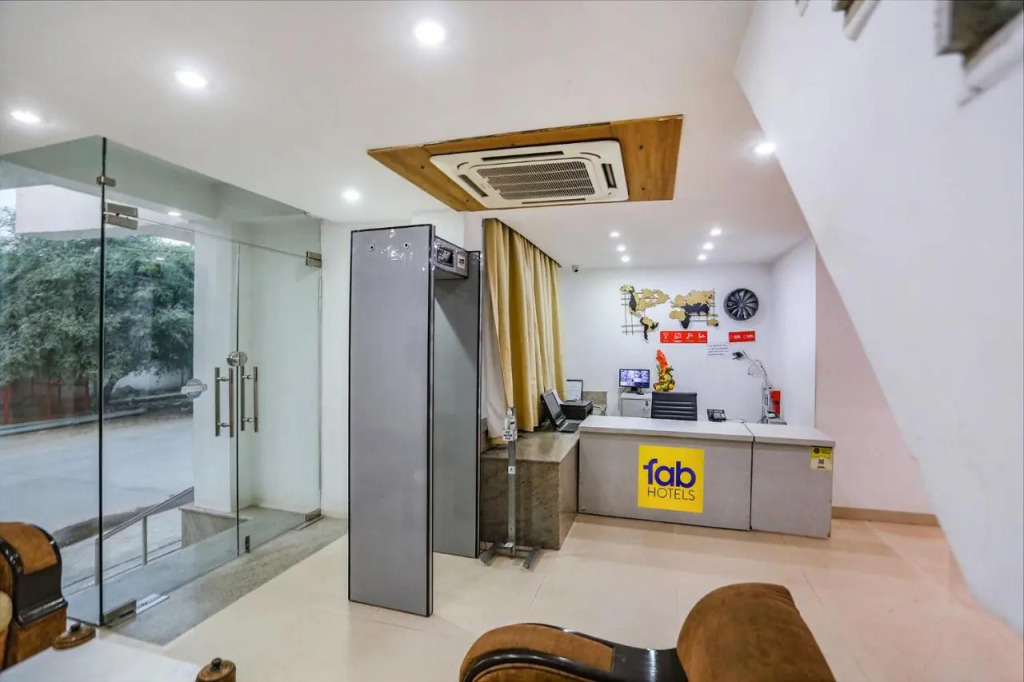 FabHotel Taj Home Stay