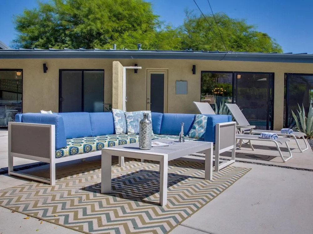 Mid Century Deluxe