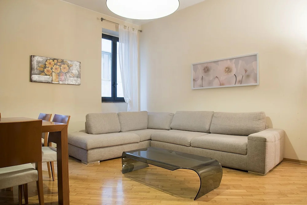 easyhomes - San Babila Corridoni