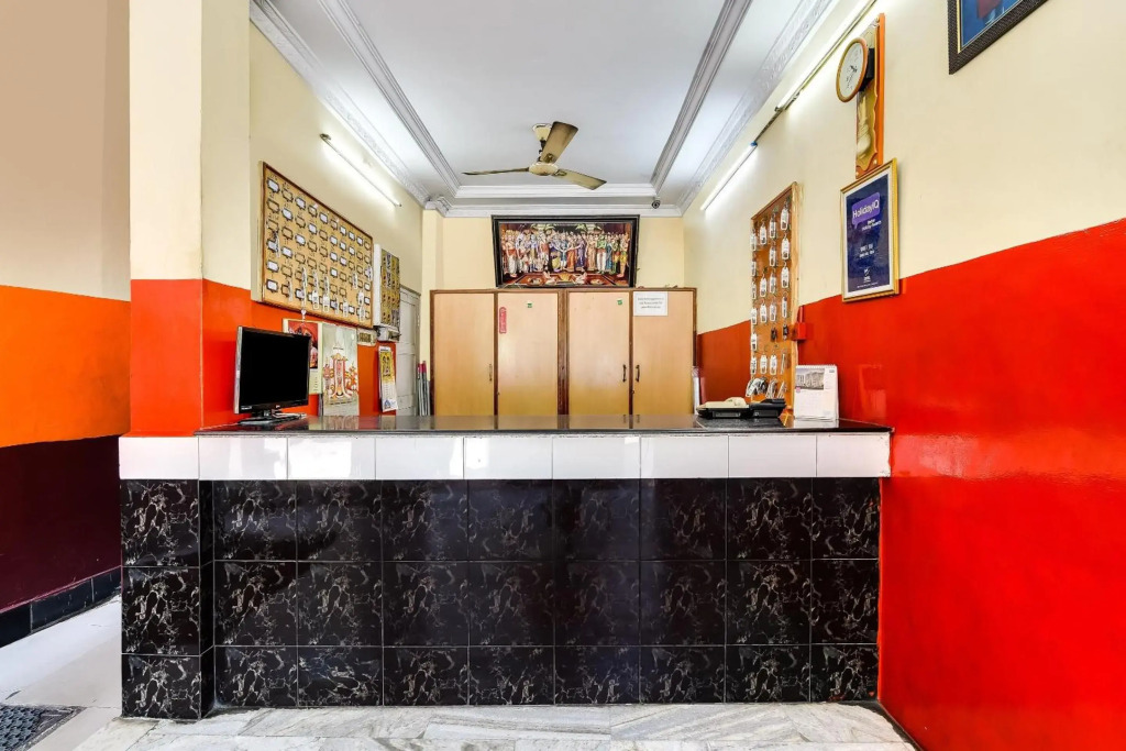 OYO 36583 Hotel Srinivasa Residency