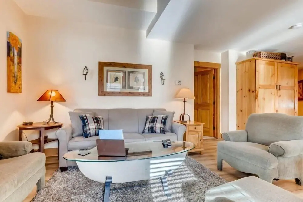 2 Bedroom Colorado Vacation Rental Situated In River Run Village Steps From The Summit Express Gondola