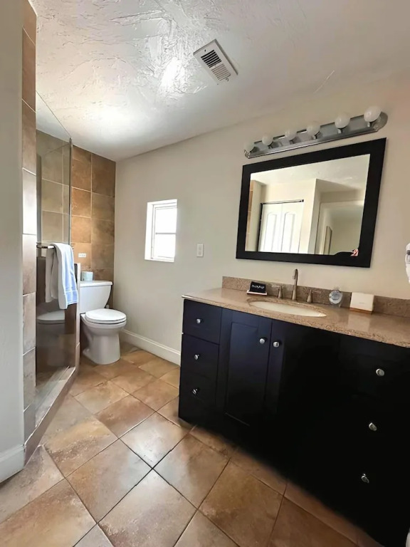 Charming 1940 Waterfront 2br-2ba Condo 2 Bedroom Condo by RedAwning