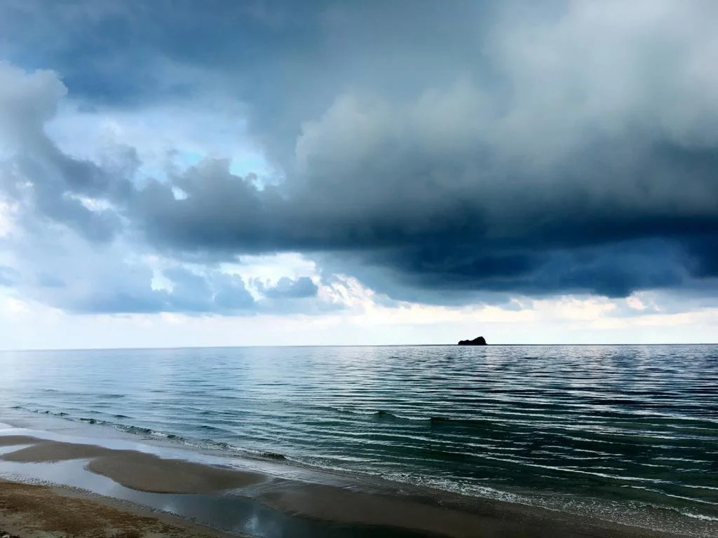 Thirty Degrees in February, Khao Tao, Hua Hin