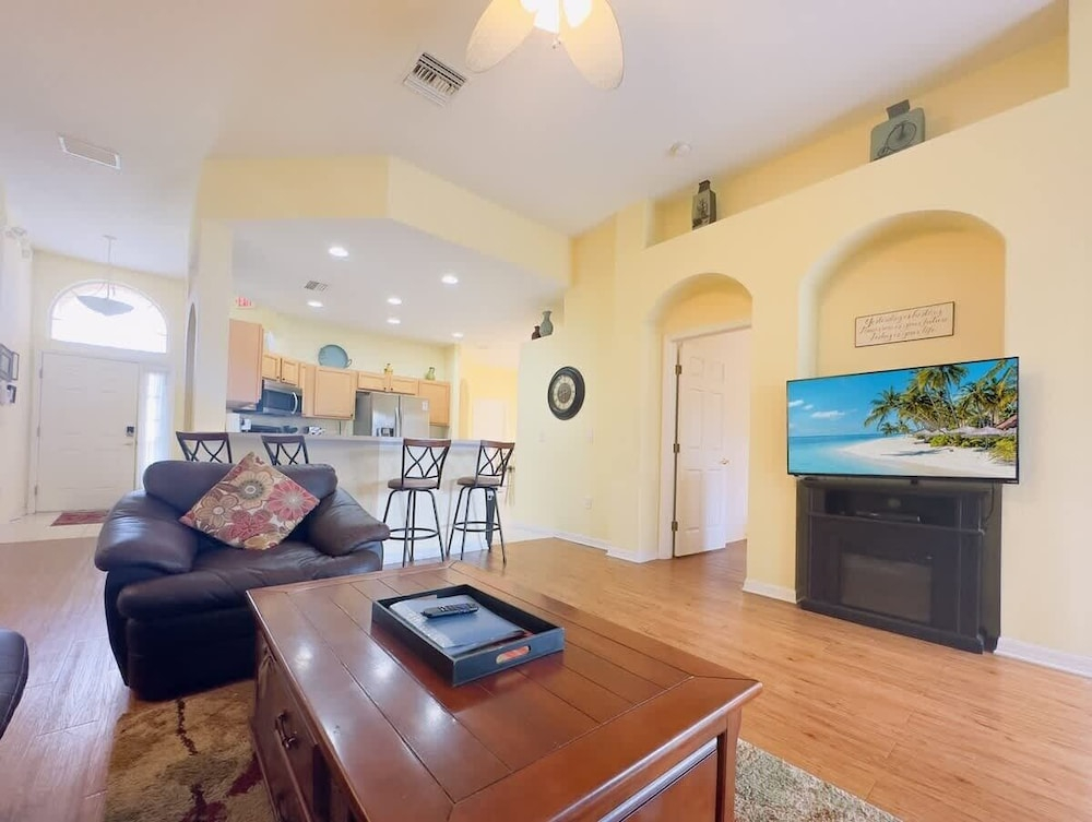 4bd Pool Villa In Calabay Parc Close To Disney Sleeps 8 4 Bedroom Home