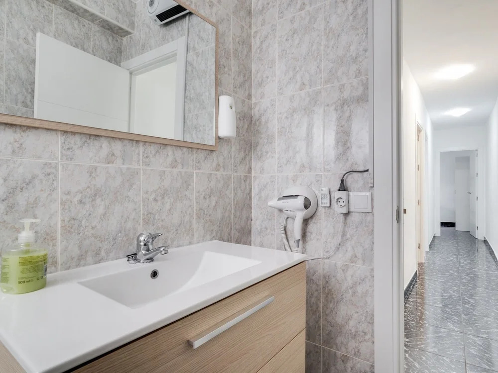 Modern Apartment in Córdoba Near Historical Monuments