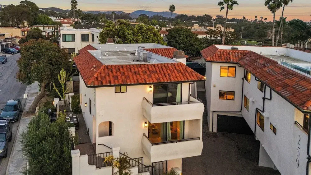 Steps to the Beach, Modern 3bdr w/ Patio 257 Trailhead Trestles 1 by Avantstay