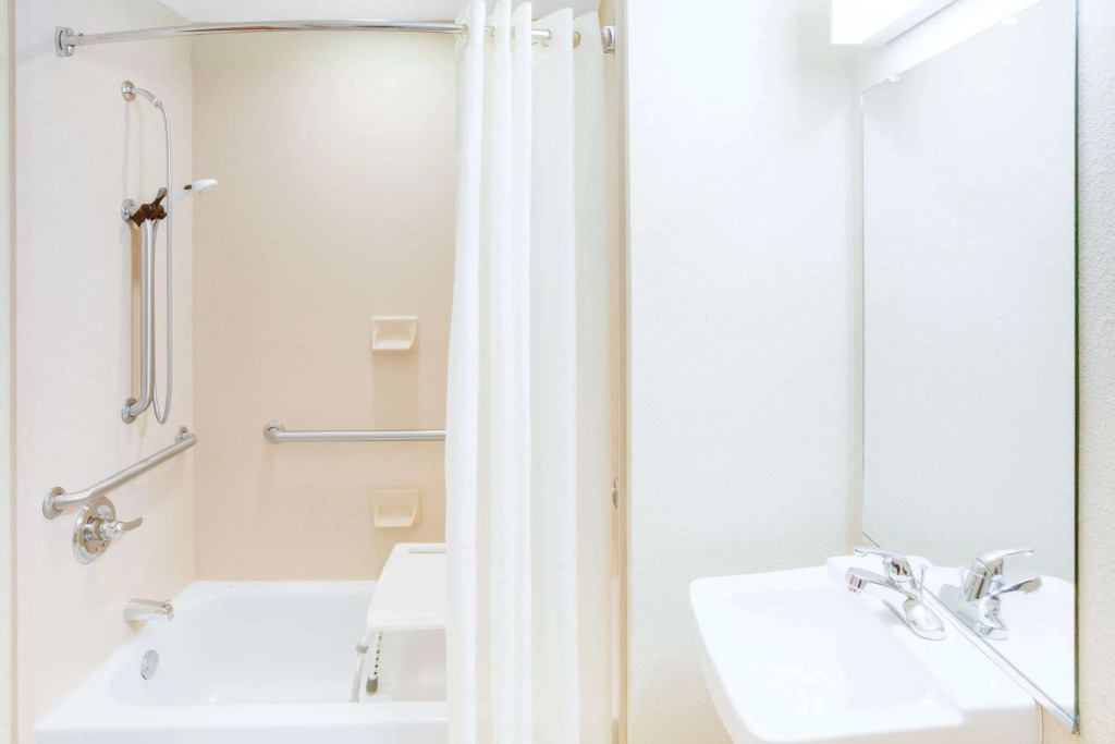 Microtel Inn & Suites by Wyndham Saraland