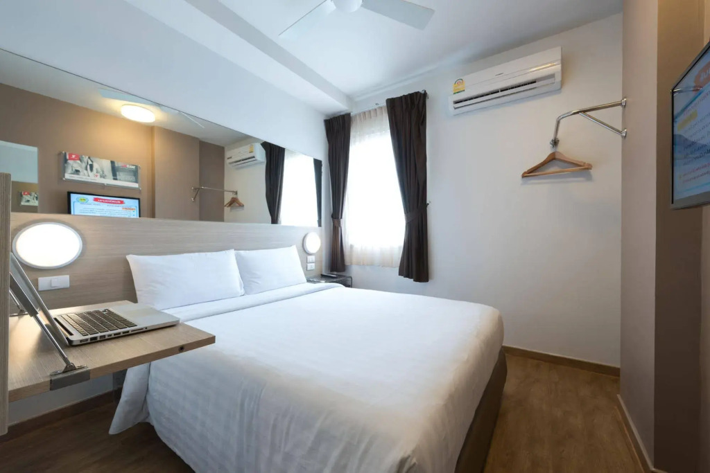 Easy Planet Phuket Patong