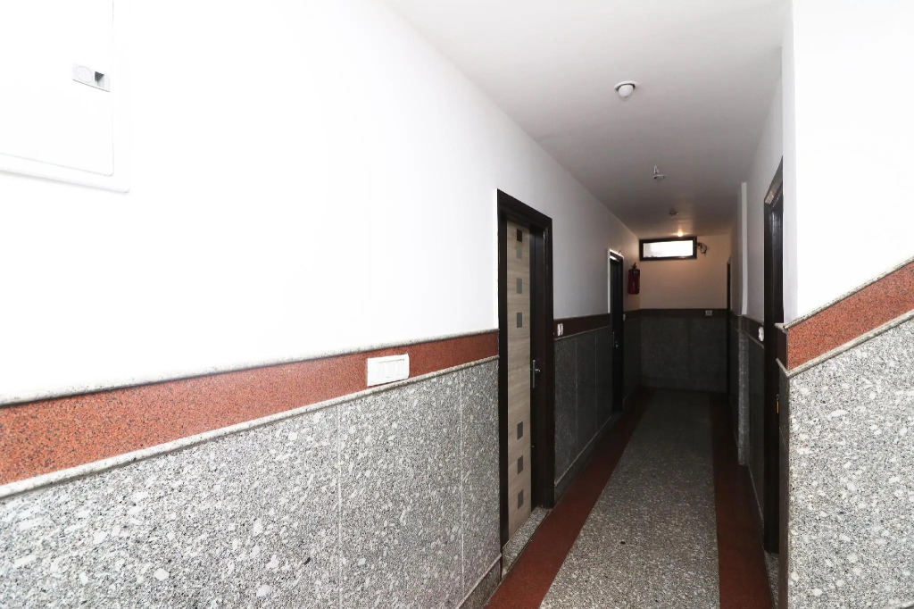 OYO 42647 Hotel Jmc