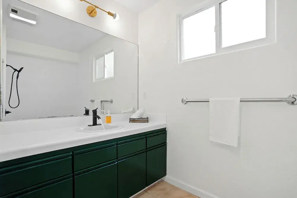 Beachy 1BR Escape with SofaBed Golf