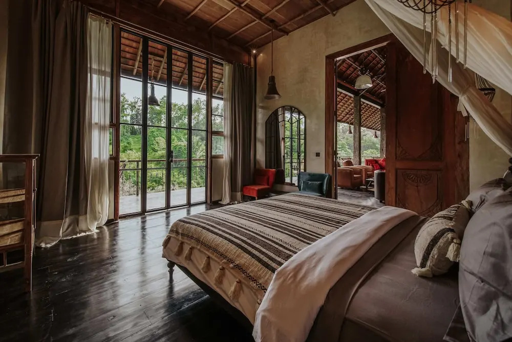 Exceptional 9BR Incredible Jungle View, River Access