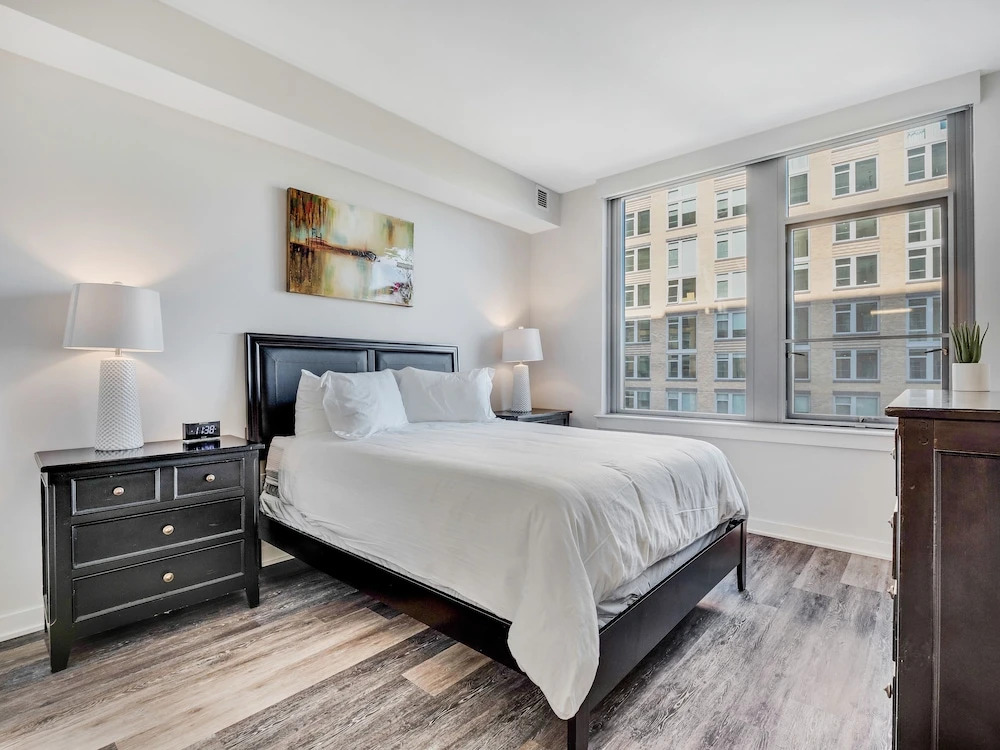 Global Luxury Suites Crystal City