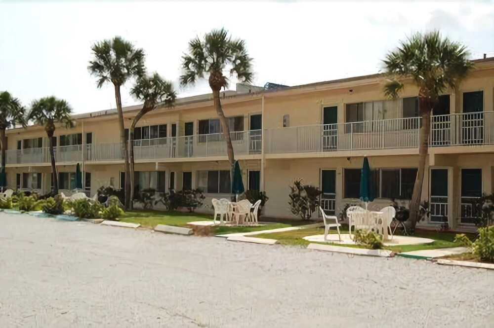 Siesta Beach House #211 2 Bedrooms 2 Bathrooms Condo