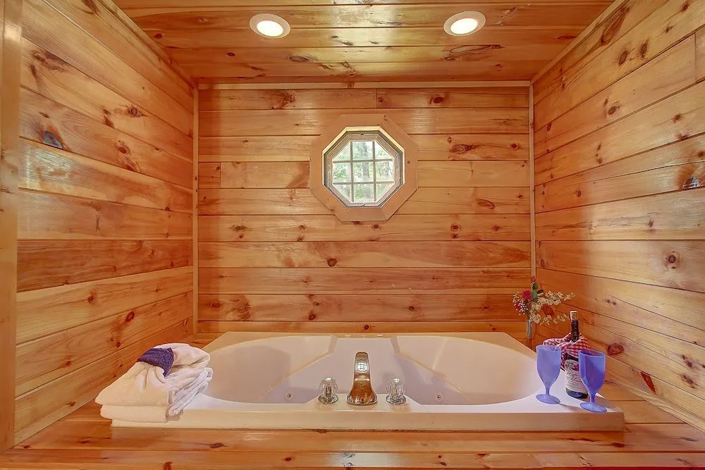 Buttercup 1 Bedroom 1 Bathroom Cabin