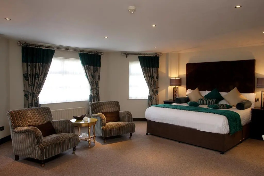 Waterfoot Hotel