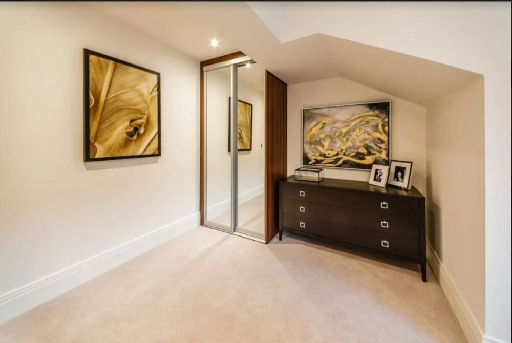 Designer Townhouse with Panoramic River Views