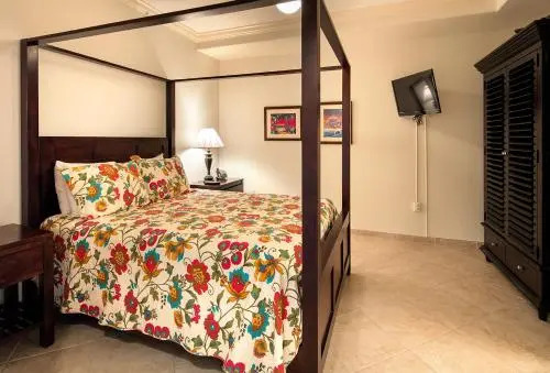 Beachfront 2Br Condo Ground Floor Walk To Pool