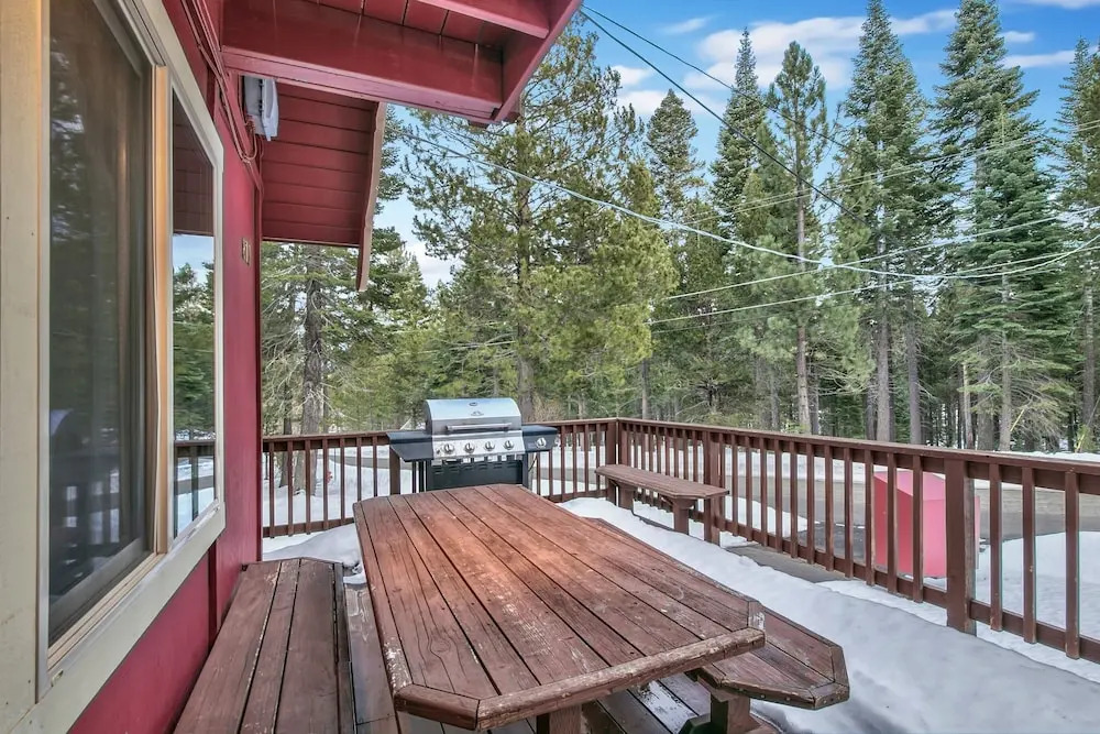 Cholula 811c 4 Bedroom Cabin by RedAwning