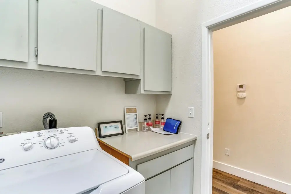 Quiet Redding Getaway ~ 7 Mi to Downtown!
