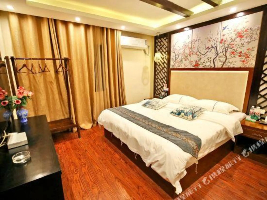 Xijiang Luanxi · Hanshe Garden Homestay (No.1 Wind and Rain Bridge)