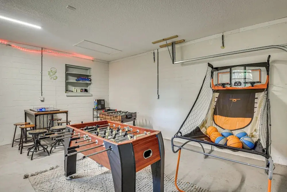Game Room, Yard: Home 3 Mi to Daytona Beach!