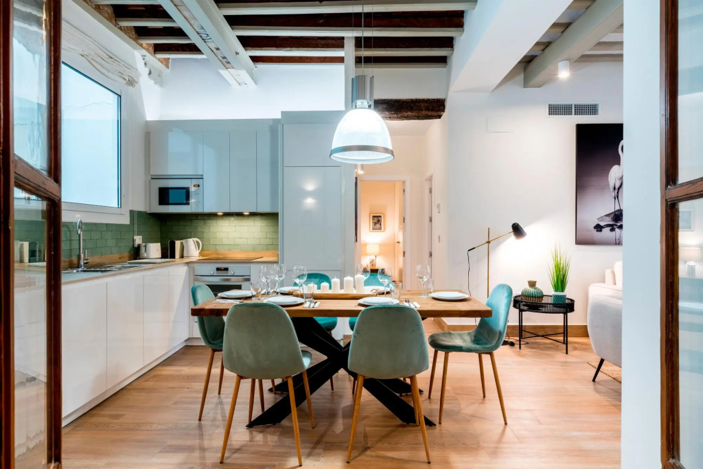 Magnificent 4 Bedroom Apartment in Cadiz Center San Antonio V