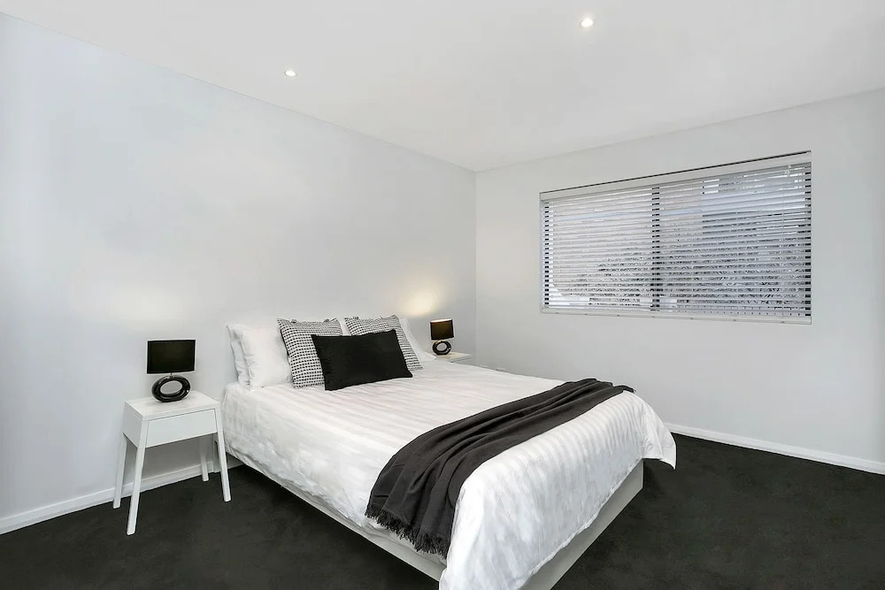 Contemporary Garden Apartment - SINC1
