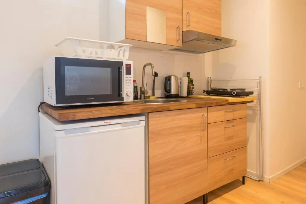 (left) Garden Suite in Villa near TUe and Centre