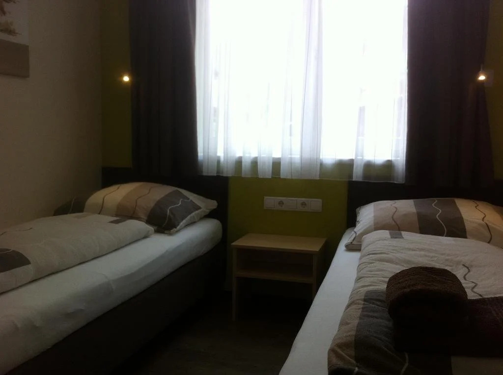 Rutsche Hostel