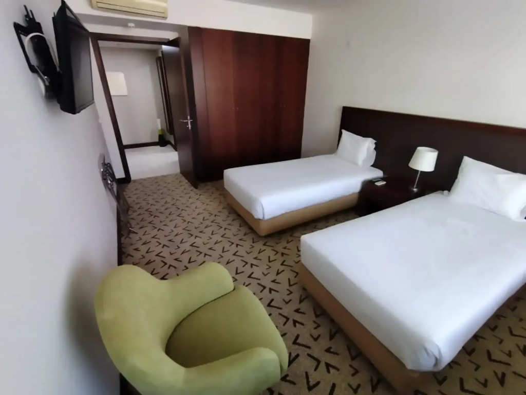 Skyna Hotel