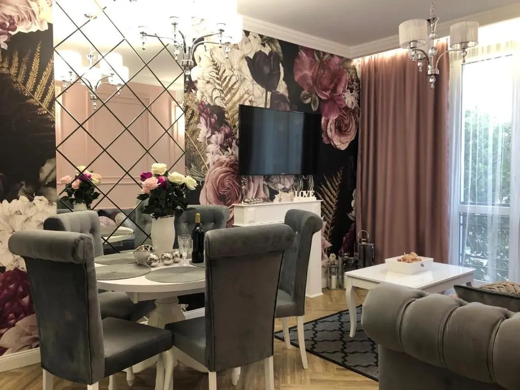 Family & Business Sauna Apartments Plac Wolności CENTRUM, 5 Sypialni, 2 Łazienki, Parking, Downtow!