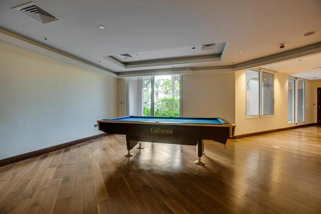 TAJ 5* Palm Jumeirah apartment with beach access