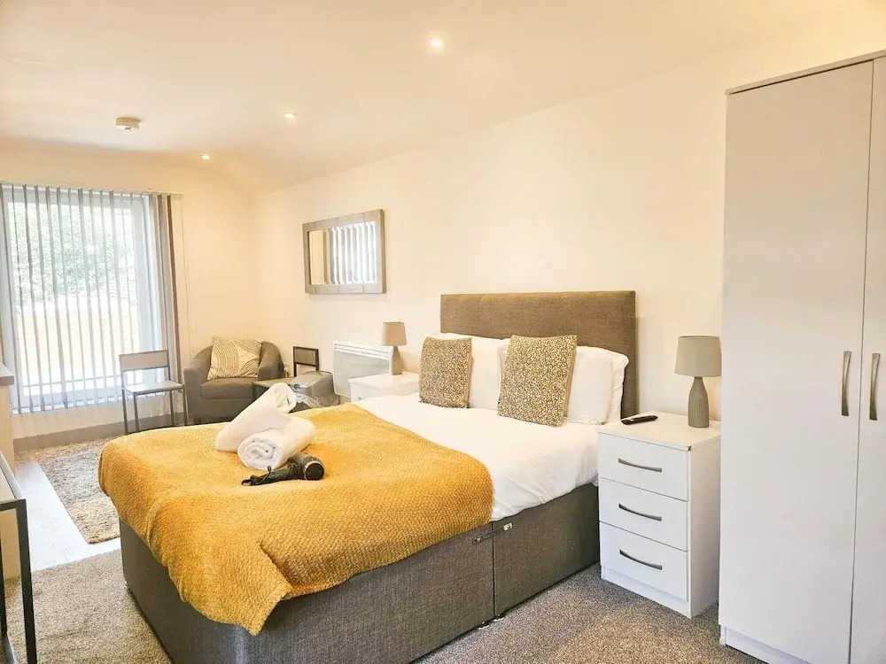 Churchill Studio - 1 Bedroom Studio - Uplands