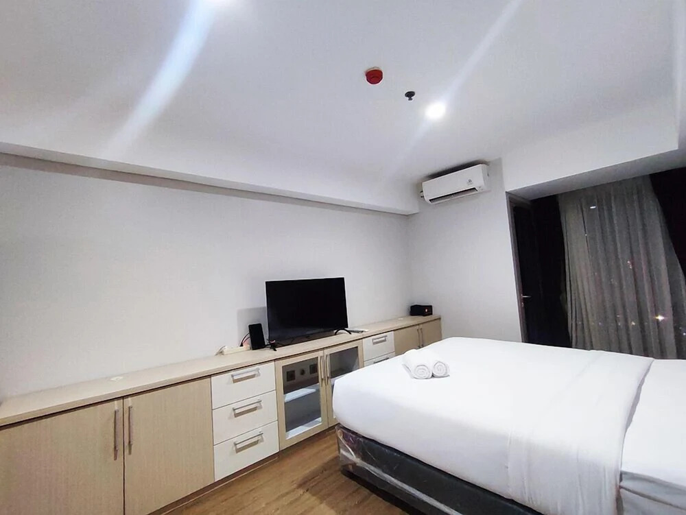 New Furnished Studio Room Apartment At Warhol (W/R) Residences