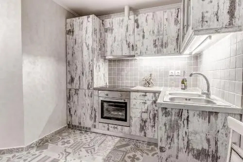 Belone Suite