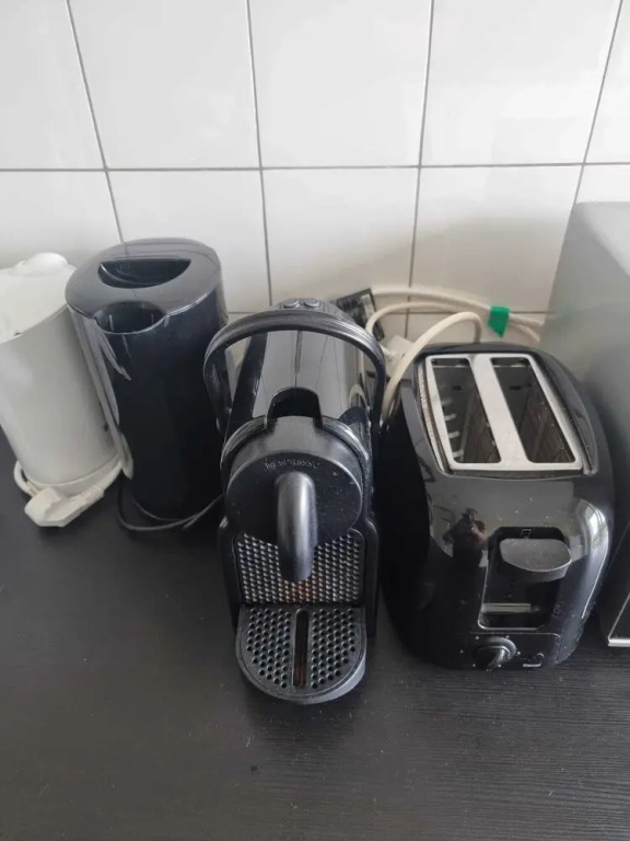 Full 3 Bedroom Flat With Internet and Balcony