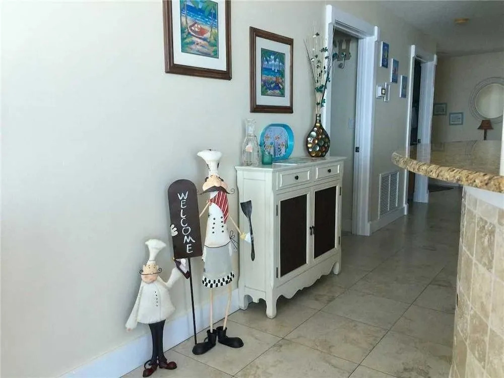 Island Tower 901 3 Bedrooms 3 Bathrooms Condo