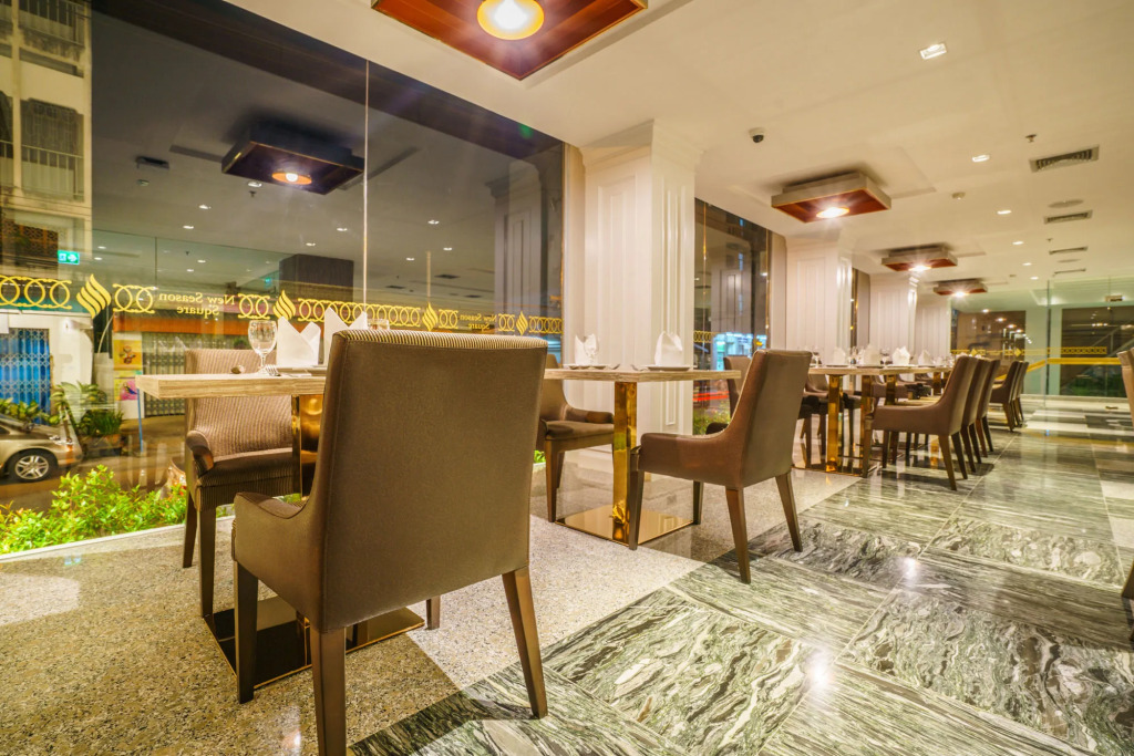 New Season Hotel