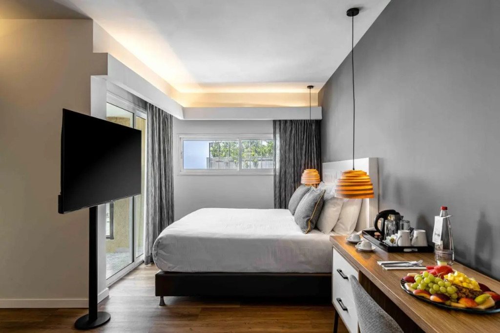 City Hotel